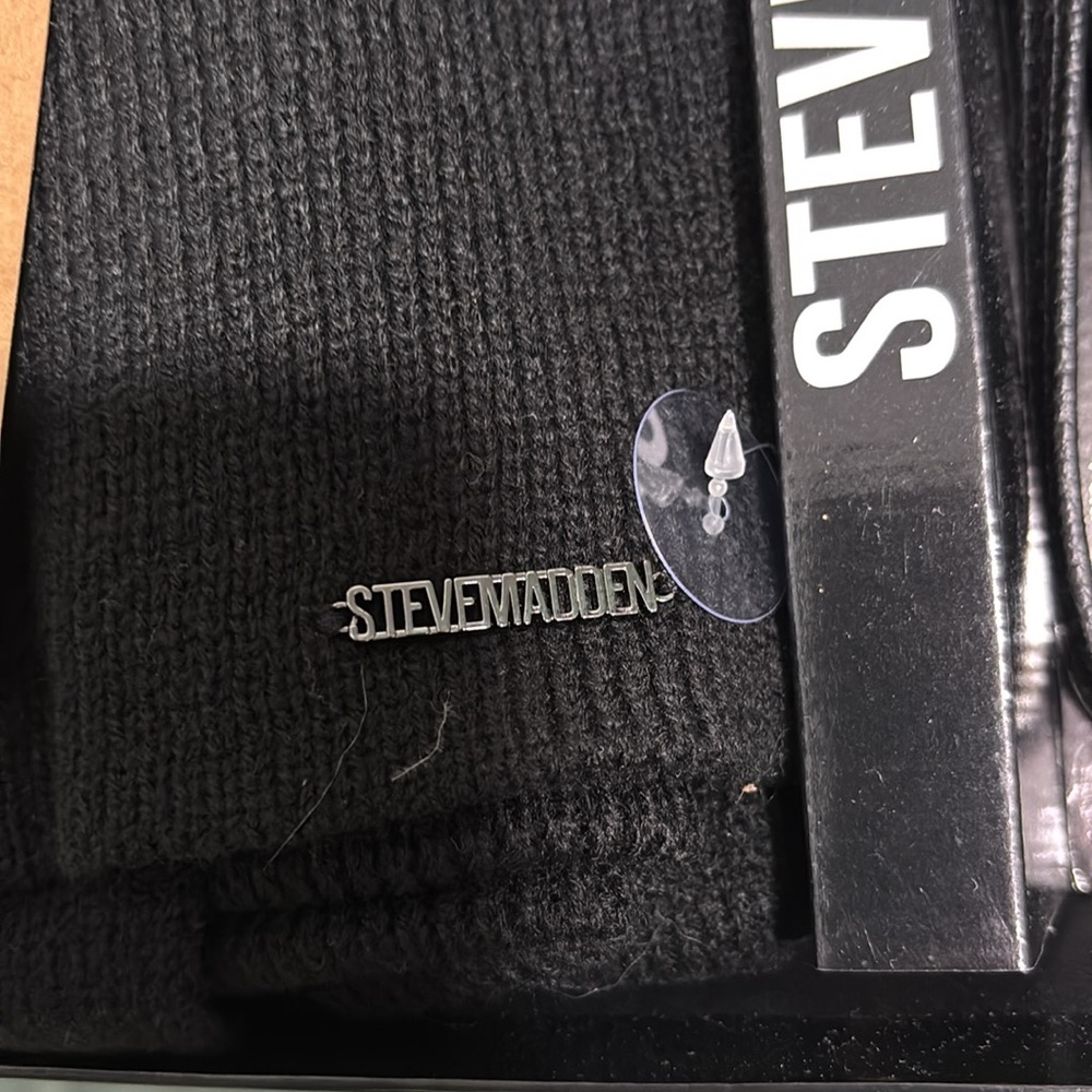 Steve Madden Black Gift Set - Picture 4 of 5